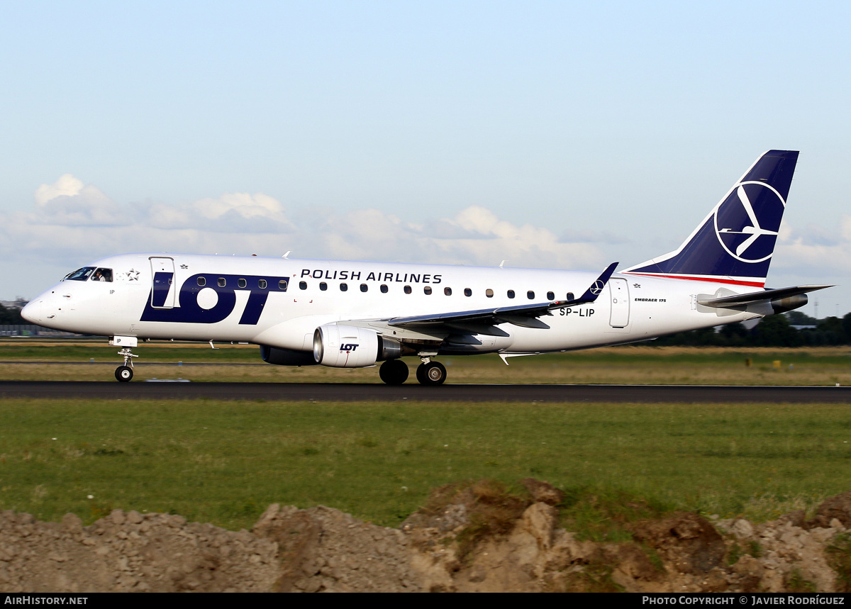 Aircraft Photo of SP-LIP | Embraer 175LR (ERJ-170-200LR) | LOT Polish Airlines - Polskie Linie Lotnicze | AirHistory.net #826596