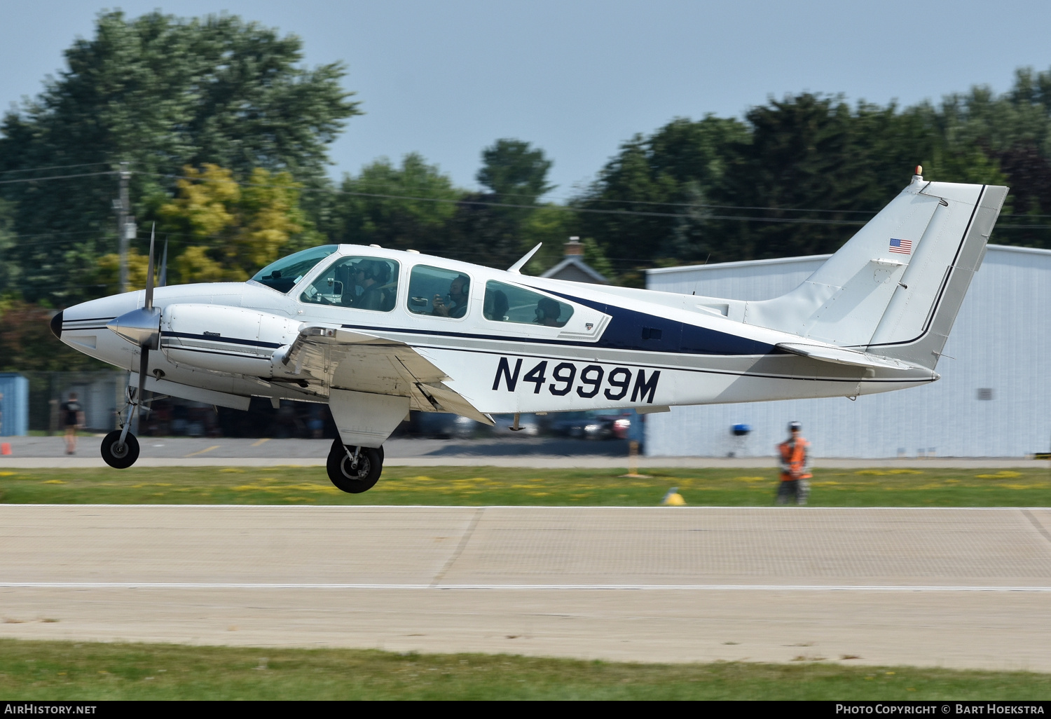Aircraft Photo of N4999M | Beech 95-B55 Baron | AirHistory.net #826604