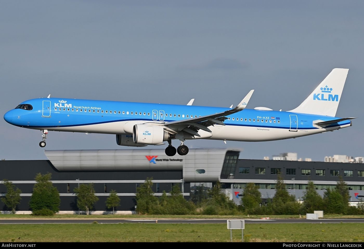 Aircraft Photo of PH-AXE | Airbus A321-252NX | KLM - Royal Dutch Airlines | AirHistory.net #826826