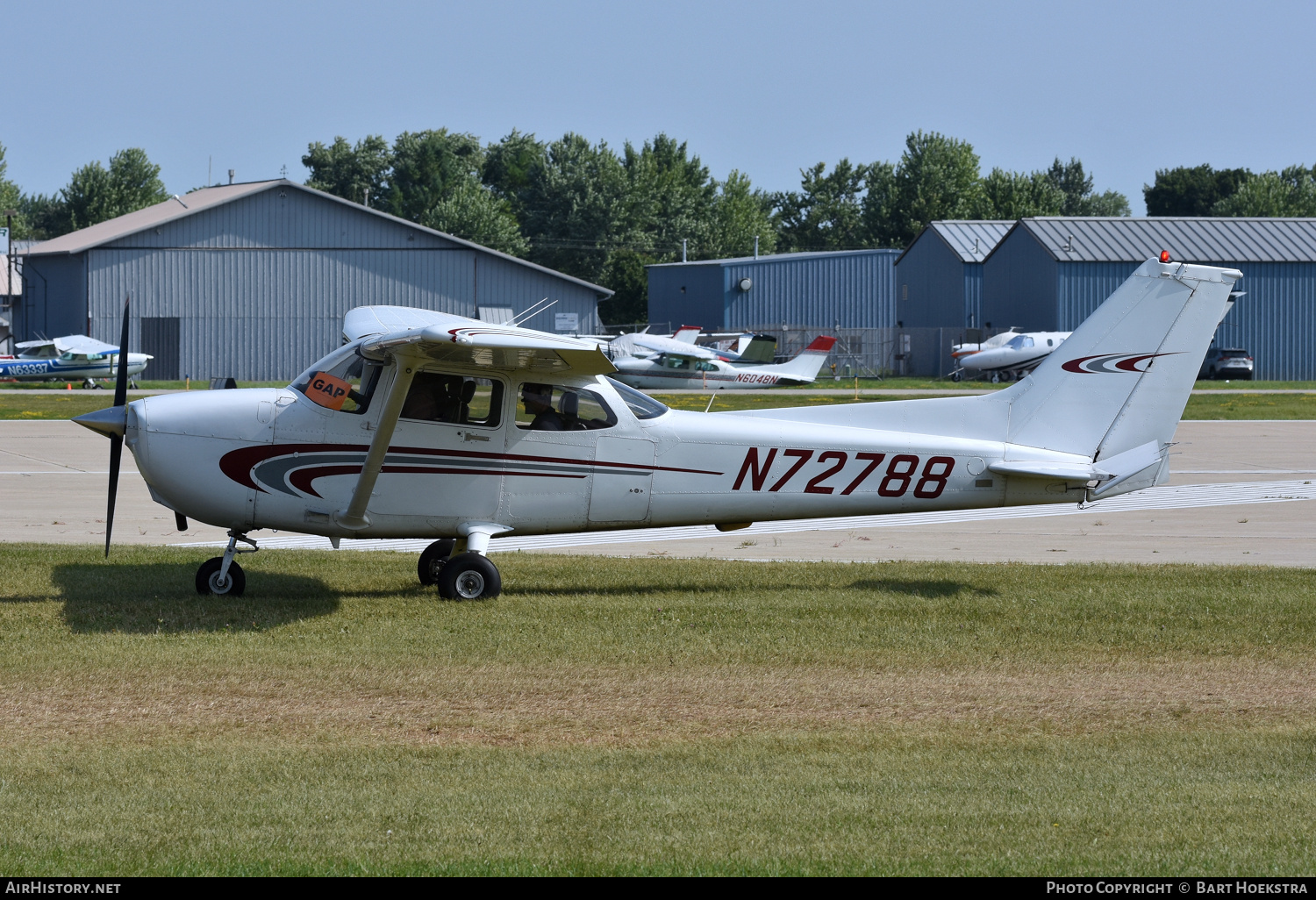 Aircraft Photo of N72788 | Cessna 172R Skyhawk | AirHistory.net #826862