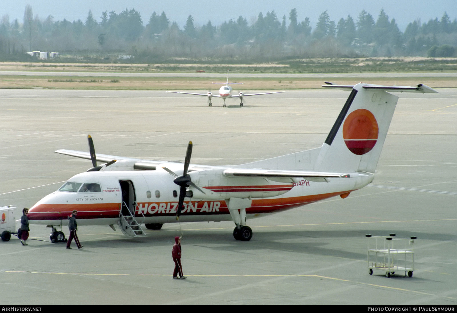 Aircraft Photo of N814PH | De Havilland Canada DHC-8-102 Dash 8 | Horizon Air | AirHistory.net #827025
