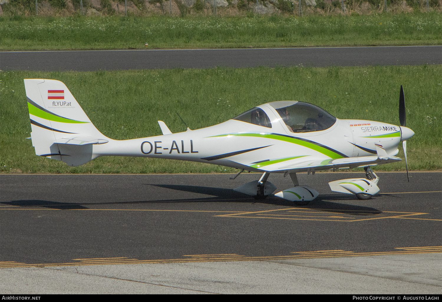 Aircraft Photo of OE-ALL | Aquila AT01 A210 | Fly.Up Motorflug | AirHistory.net #827032
