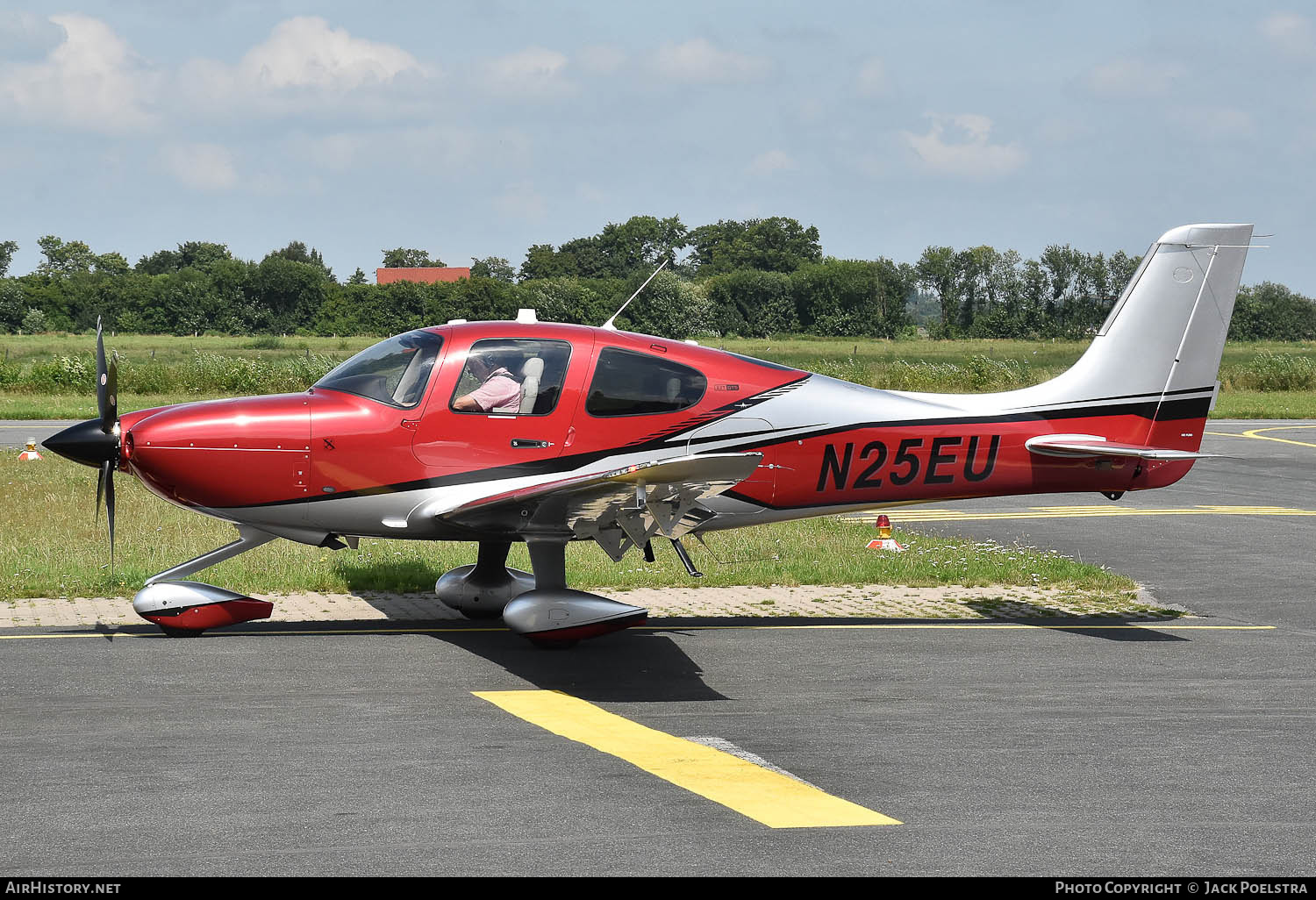 Aircraft Photo of N25EU | Cirrus SR-22T G7-GTS | AirHistory.net #827113