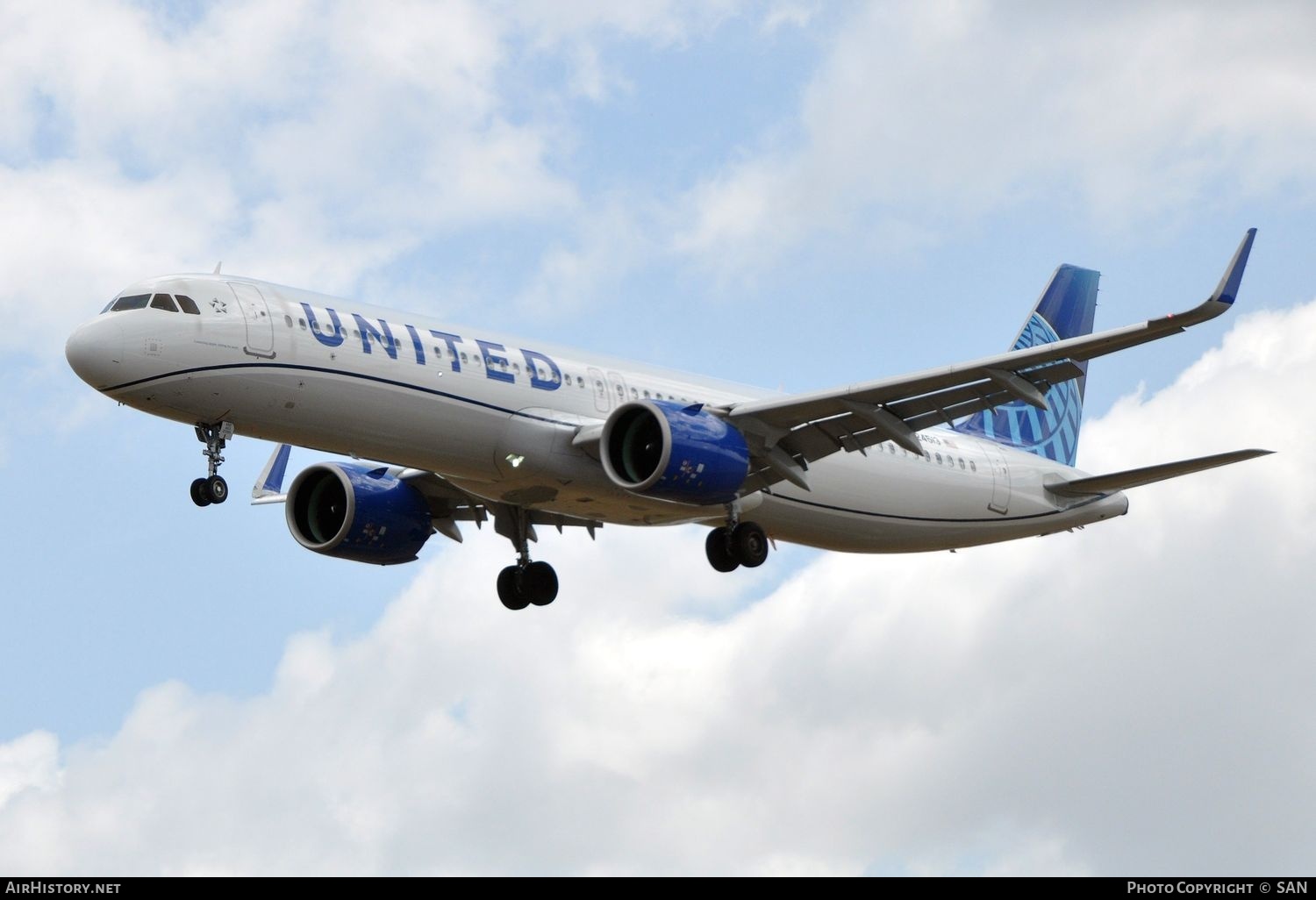 Aircraft Photo of N24513 | Airbus A321-271NX | United Airlines | AirHistory.net #827197