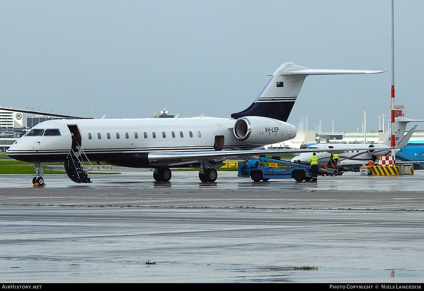 Aircraft Photo of VH-LEP | Bombardier Global Express XRS (BD-700-1A10) | AirHistory.net #827198