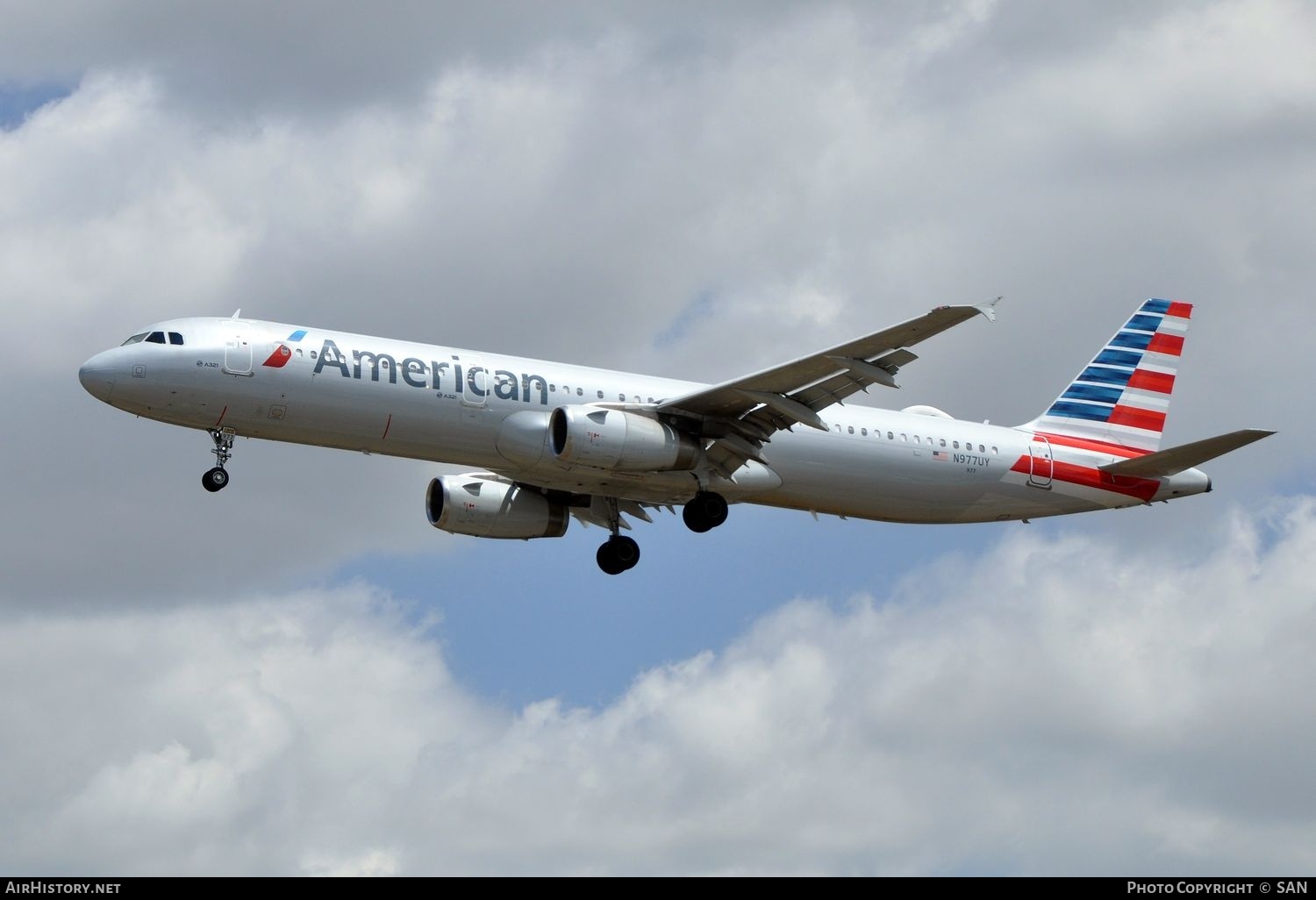 Aircraft Photo of N977UY | Airbus A321-231 | American Airlines | AirHistory.net #827287