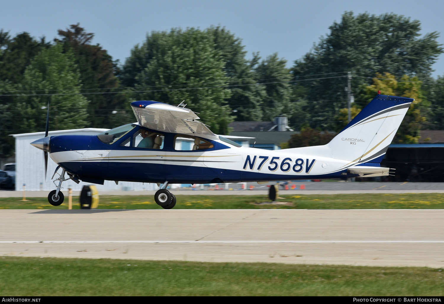 Aircraft Photo of N7568V | Cessna 177RG Cardinal RG | AirHistory.net #827412