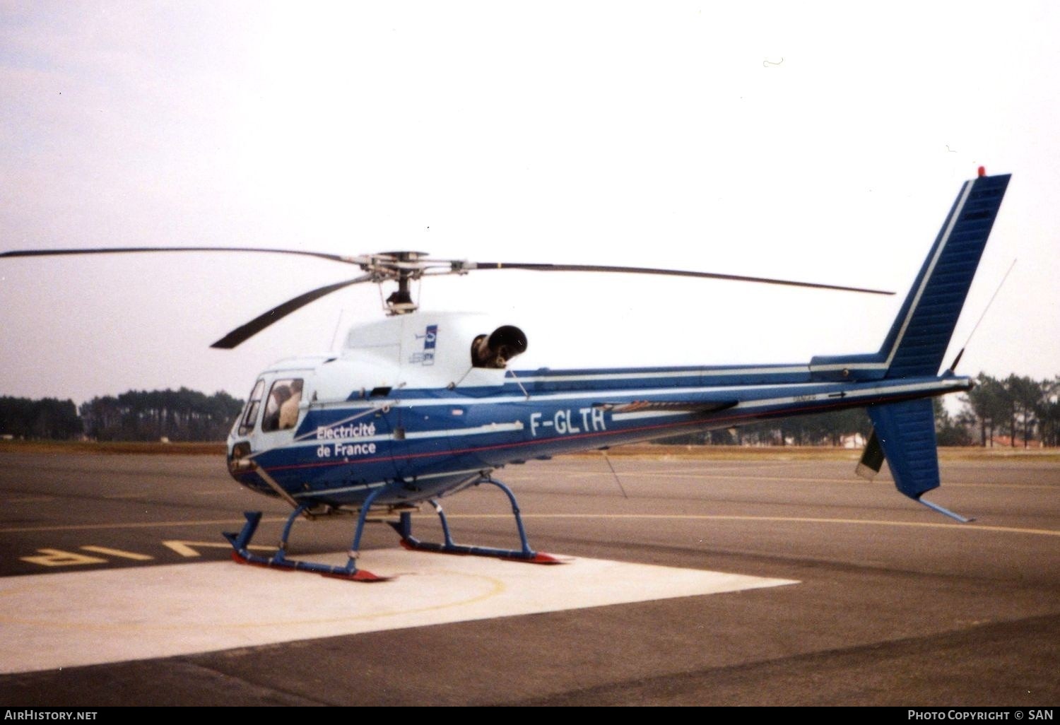 Aircraft Photo of F-GLTH | Aerospatiale AS-350B-2 Ecureuil | Electricité de France | AirHistory.net #827433