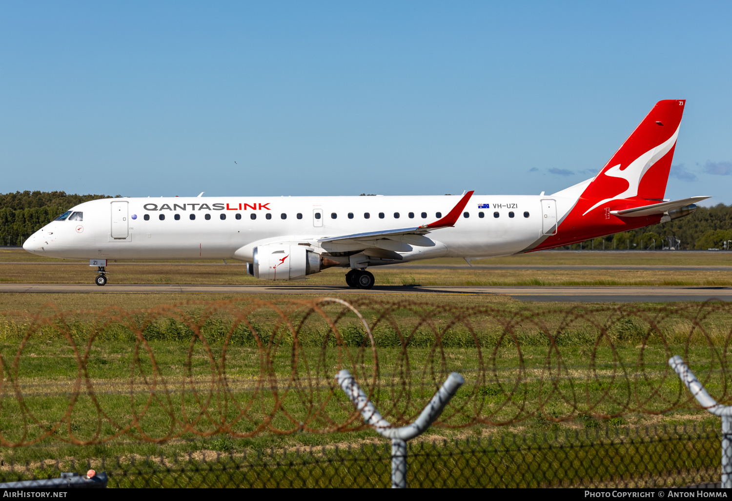 Aircraft Photo of VH-UZI | Embraer 190AR (ERJ-190-100IGW) | QantasLink | AirHistory.net #827493
