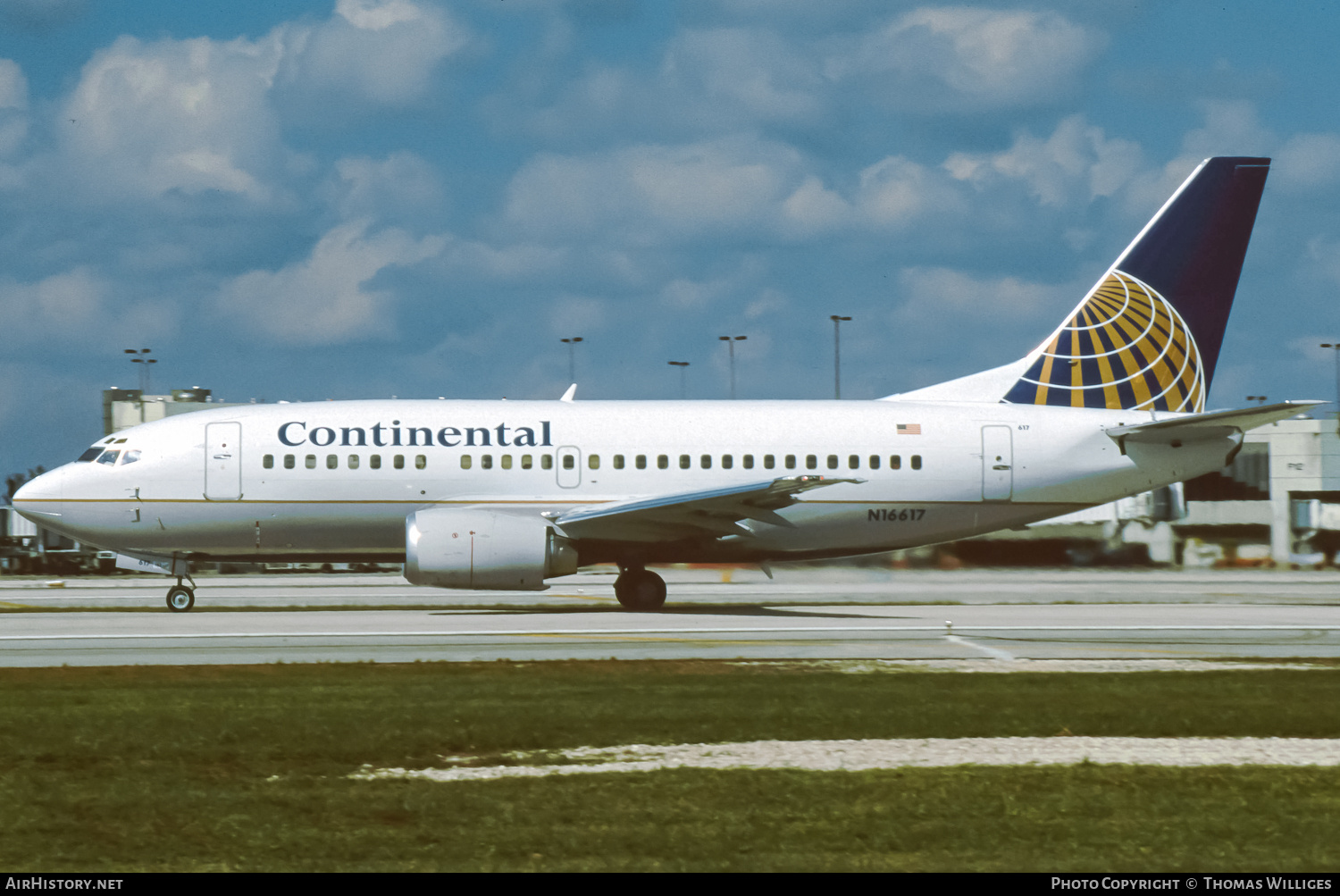 Aircraft Photo of N16617 | Boeing 737-524 | Continental Airlines | AirHistory.net #827524