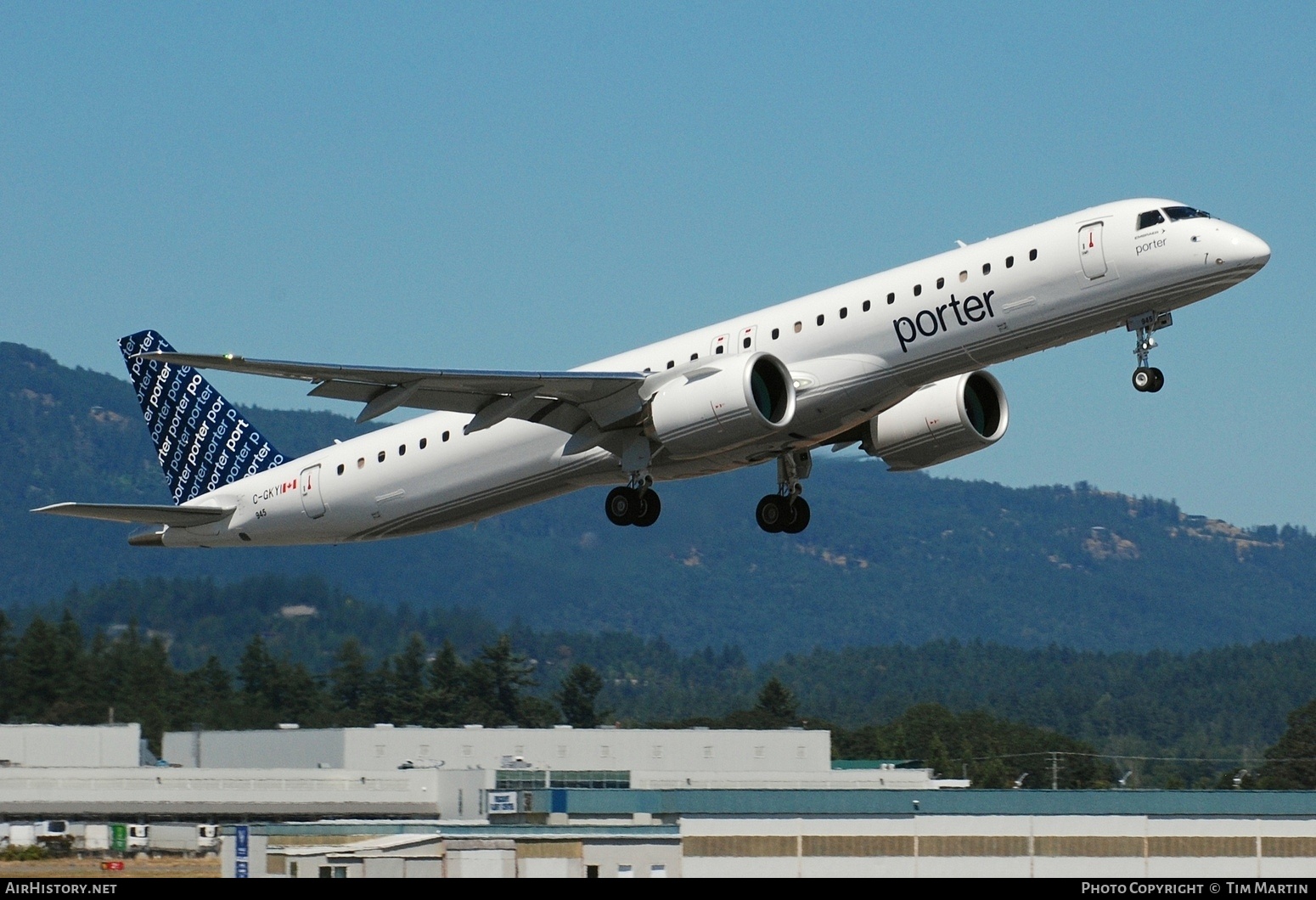 Aircraft Photo of C-GKYI | Embraer 195-E2 (ERJ-190-400) | Porter Airlines | AirHistory.net #827665