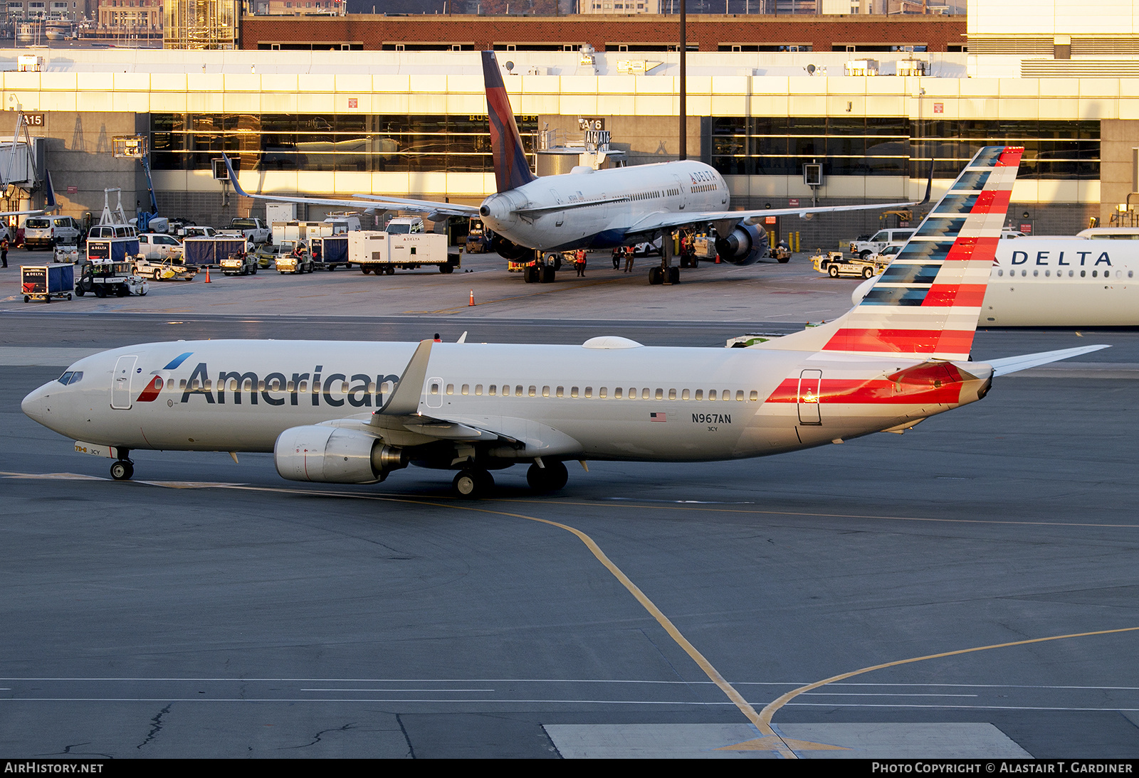 Aircraft Photo of N967AN | Boeing 737-823 | American Airlines | AirHistory.net #827676