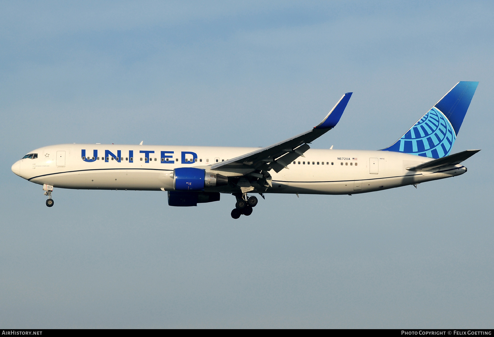 Aircraft Photo of N672UA | Boeing 767-322/ER | United Airlines | AirHistory.net #827840