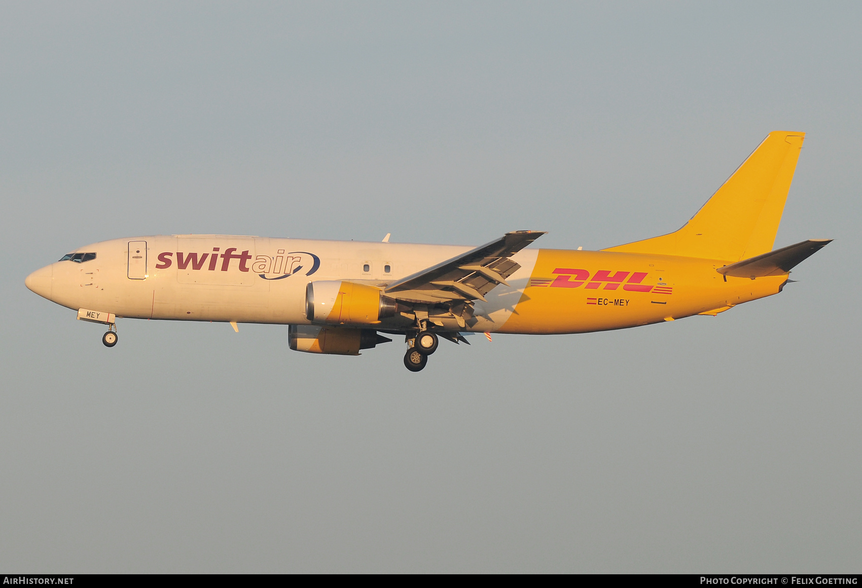 Aircraft Photo of EC-MEY | Boeing 737-476(SF) | Swiftair | AirHistory.net #827878