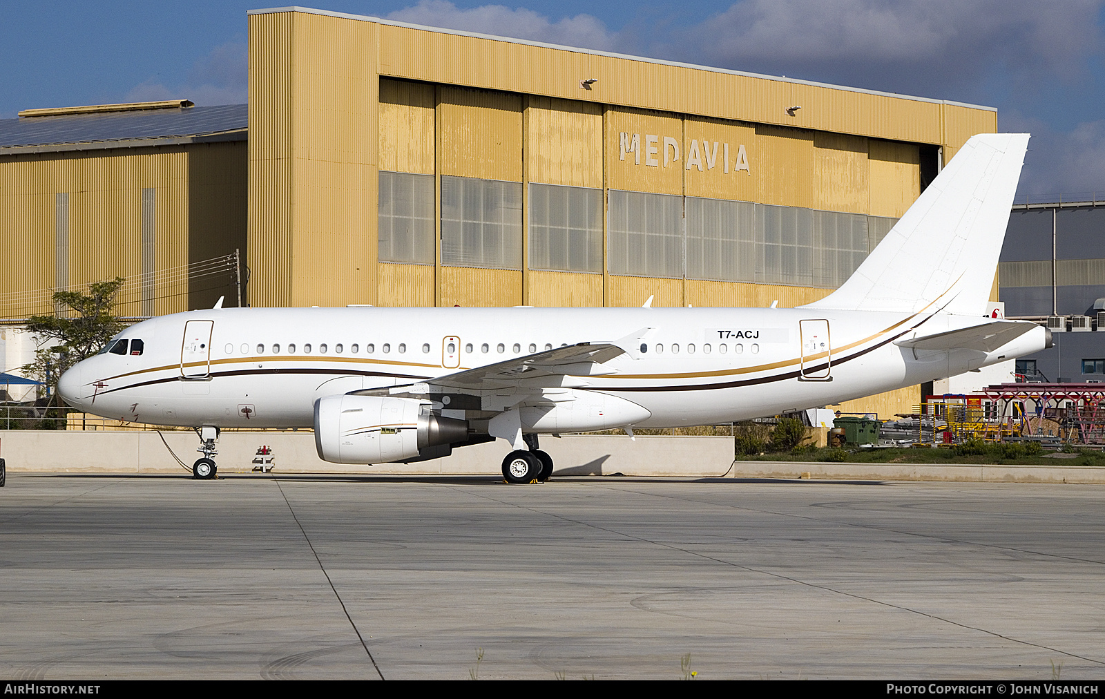 Aircraft Photo of T7-ACJ | Airbus ACJ319 (A319-115/CJ) | AirHistory.net #827973