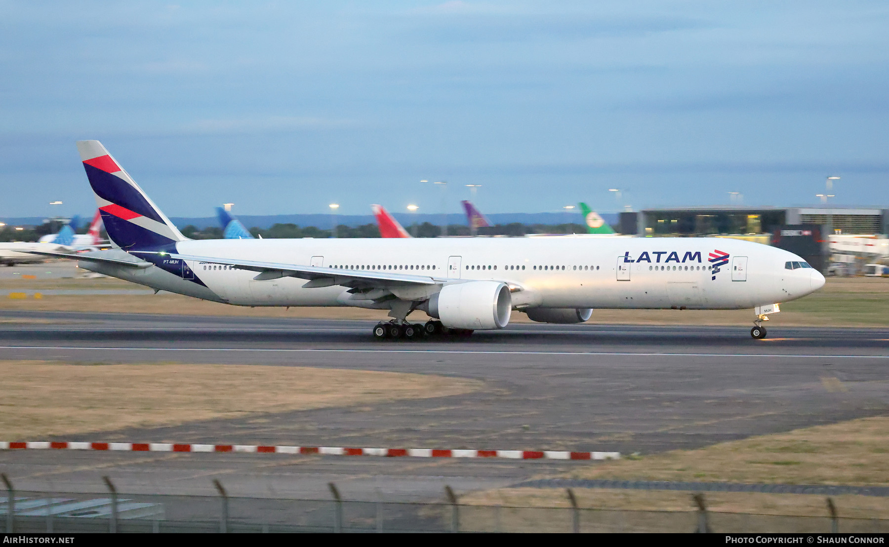 Aircraft Photo of PT-MUH | Boeing 777-32W/ER | LATAM Airlines | AirHistory.net #828063