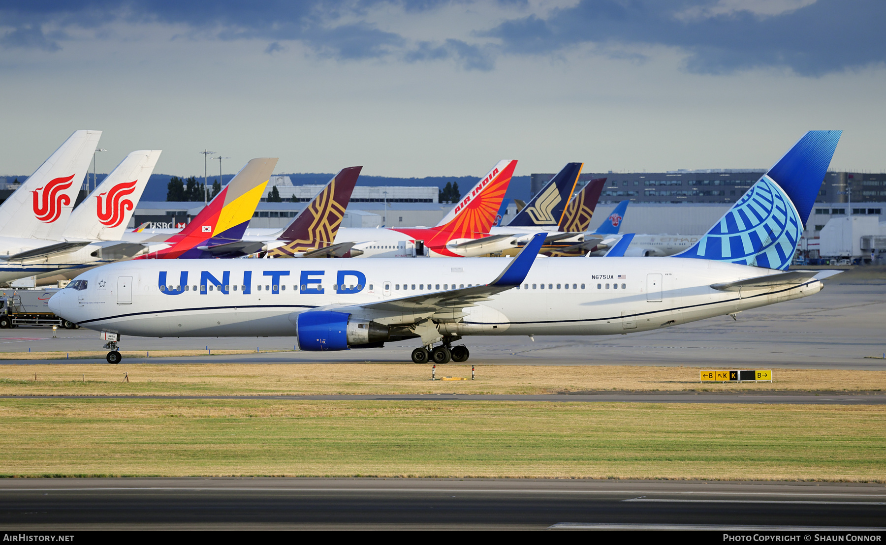 Aircraft Photo of N675UA | Boeing 767-322/ER | United Airlines | AirHistory.net #828078