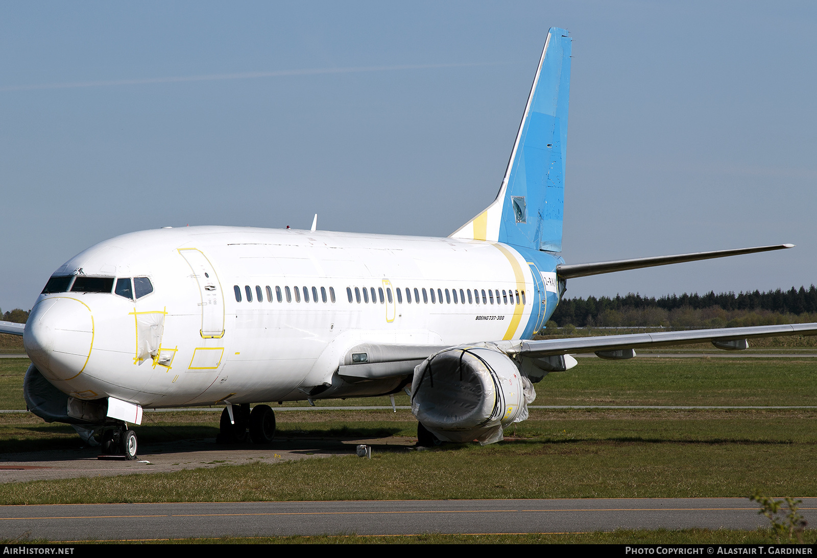 Aircraft Photo of 2-RALM | Boeing 737-36Q | Ukraine International Airlines | AirHistory.net #828188