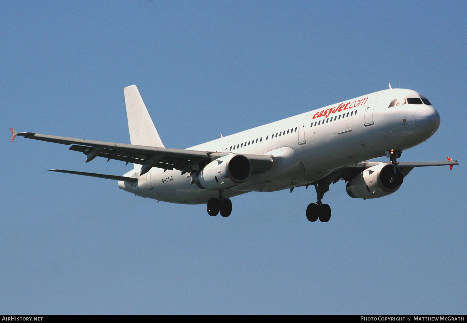 Aircraft Photo of G-TTIG | Airbus A321-231 | EasyJet | AirHistory.net #828219