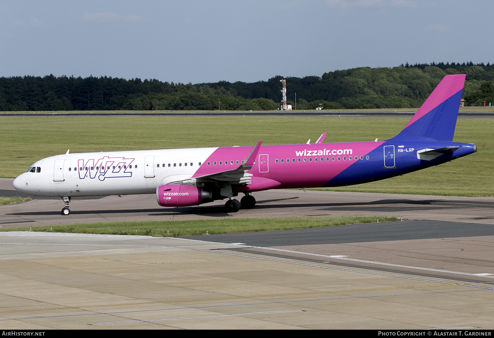 Aircraft Photo of HA-LXP | Airbus A321-231 | Wizz Air | AirHistory.net #828263