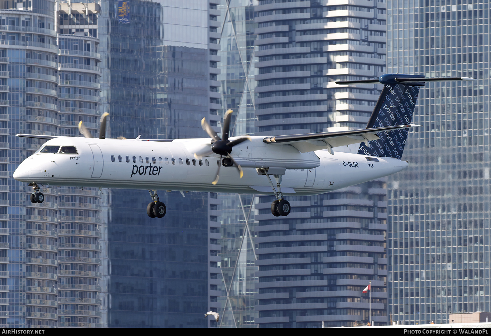 Aircraft Photo of C-GLQQ | Bombardier DHC-8-402 Dash 8 | Porter Airlines | AirHistory.net #828325