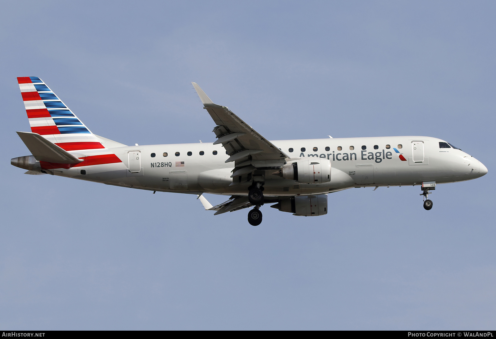 Aircraft Photo of N128HQ | Embraer 175LR (ERJ-170-200LR) | American Eagle | AirHistory.net #828351