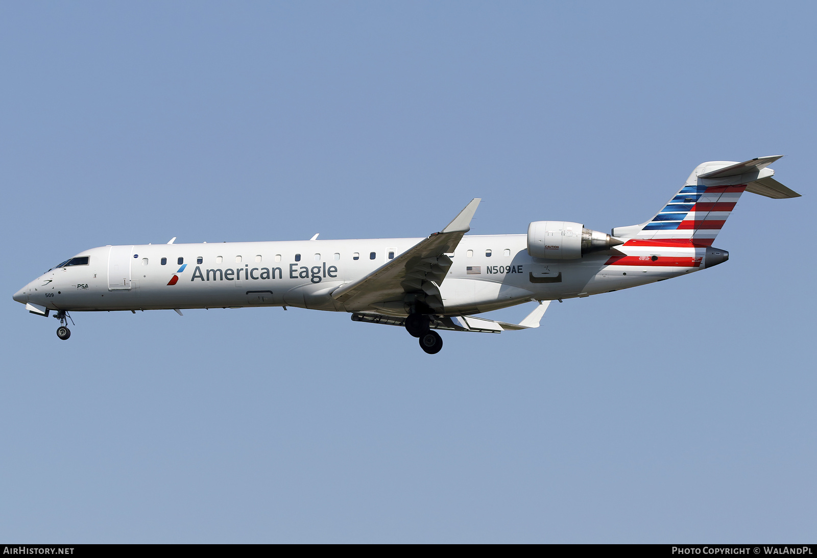 Aircraft Photo of N509AE | Bombardier CRJ-701ER (CL-600-2C10) | American Eagle | AirHistory.net #828356