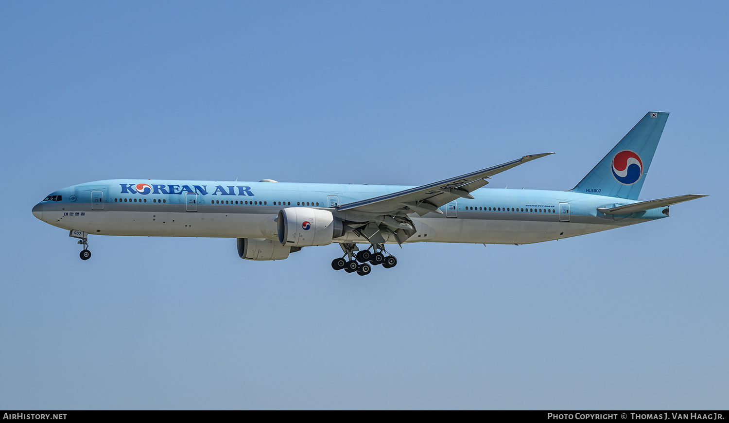 Aircraft Photo of HL8007 | Boeing 777-3B5/ER | Korean Air | AirHistory.net #828685