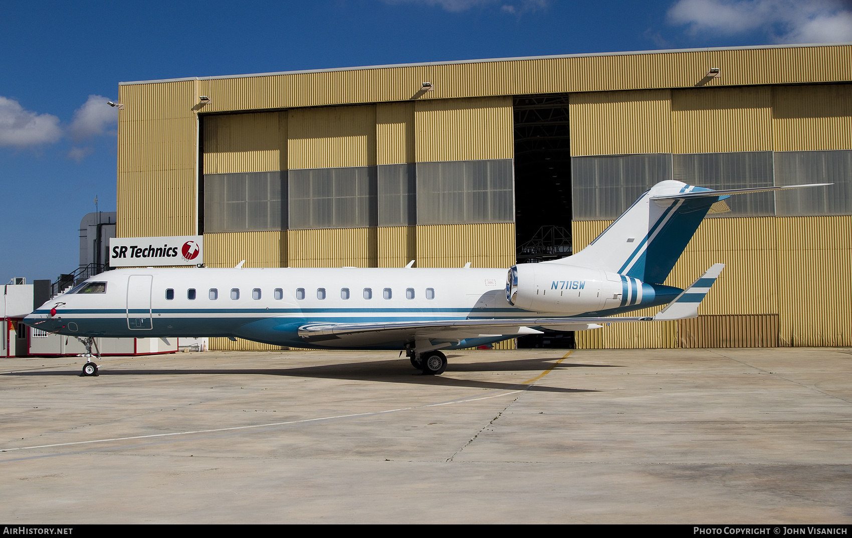 Aircraft Photo of N711SW | Bombardier Global 6000 (BD-700-1A10) | AirHistory.net #828774