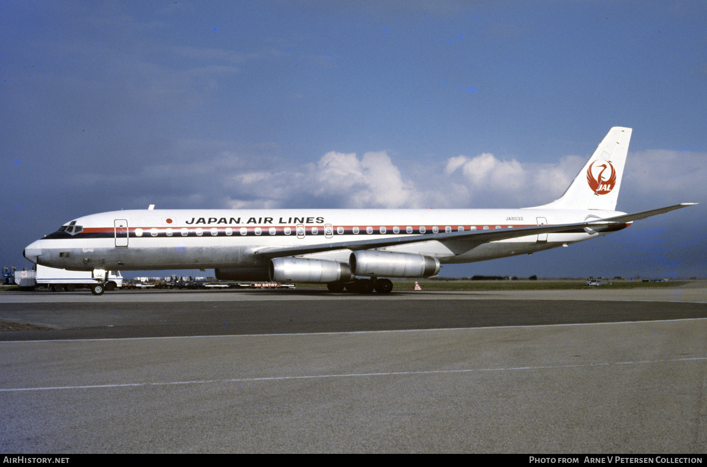 Aircraft Photo of JA8032 | McDonnell Douglas DC-8-62 | Japan Air Lines - JAL | AirHistory.net #828795