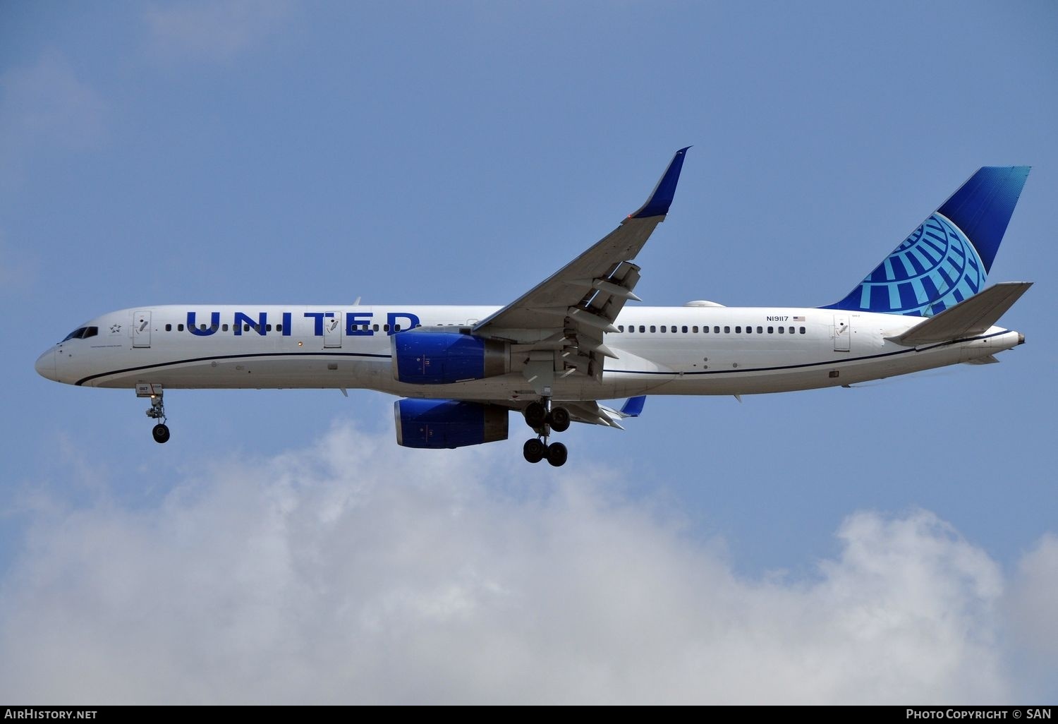 Aircraft Photo of N19117 | Boeing 757-224 | United Airlines | AirHistory.net #828824