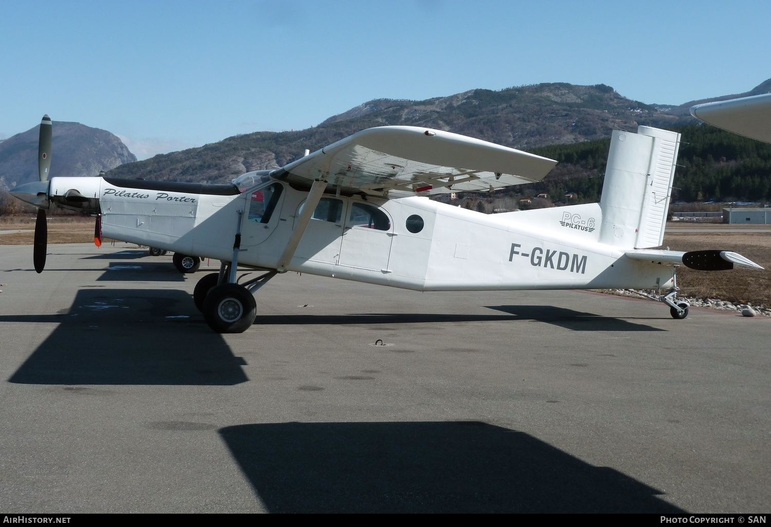 Aircraft Photo of F-GKDM | Pilatus PC-6/B2-H4 Turbo Porter | AirHistory.net #828848