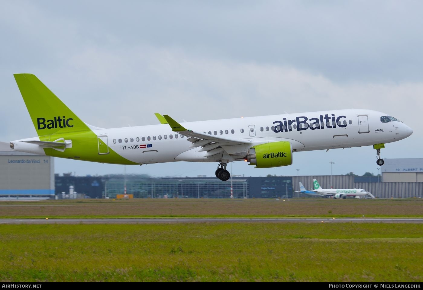 Aircraft Photo of YL-ABB | Airbus A220-371 (BD-500-1A11) | AirBaltic | AirHistory.net #828858