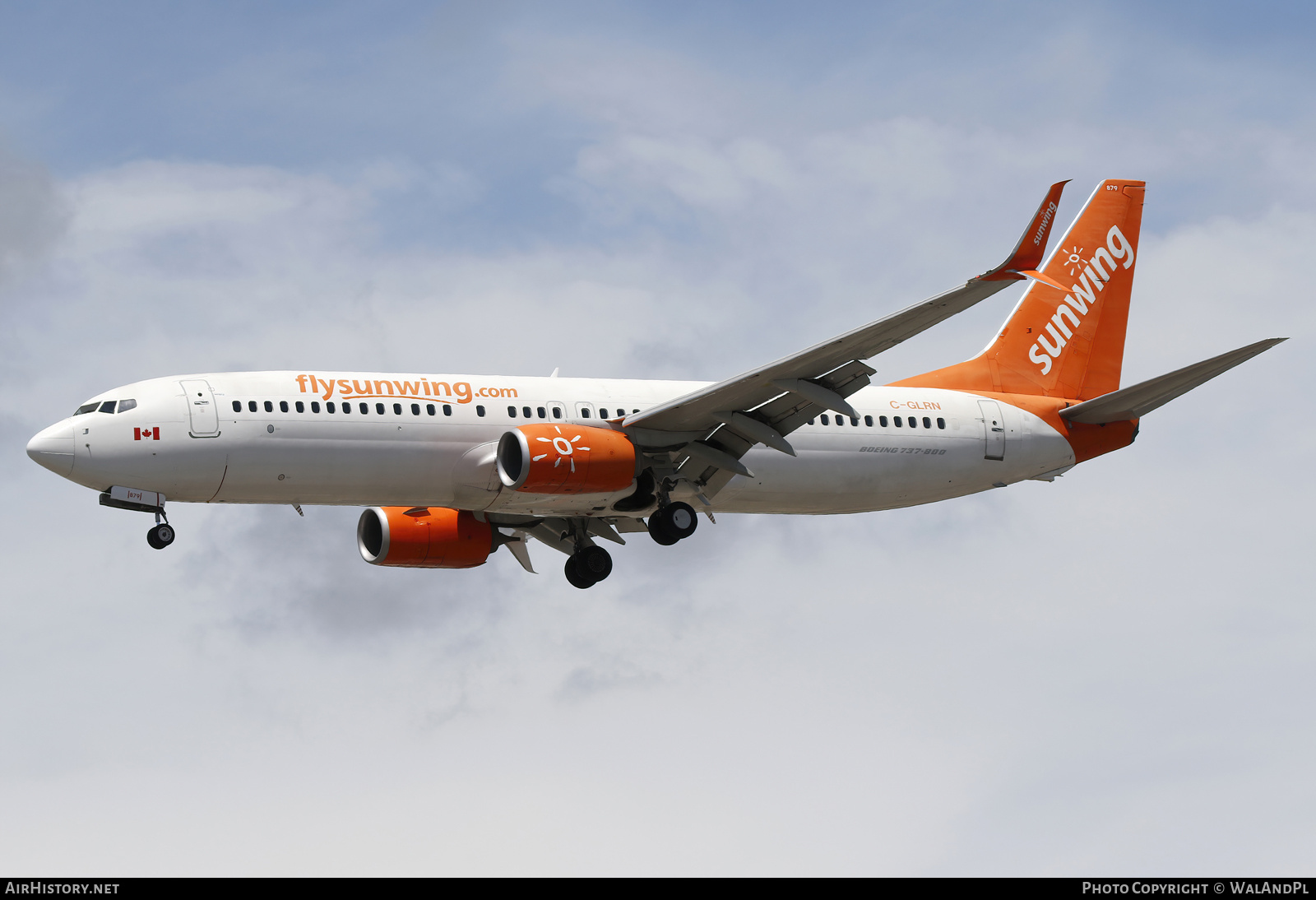 Aircraft Photo of C-GLRN | Boeing 737-800 | Sunwing Airlines | AirHistory.net #828881
