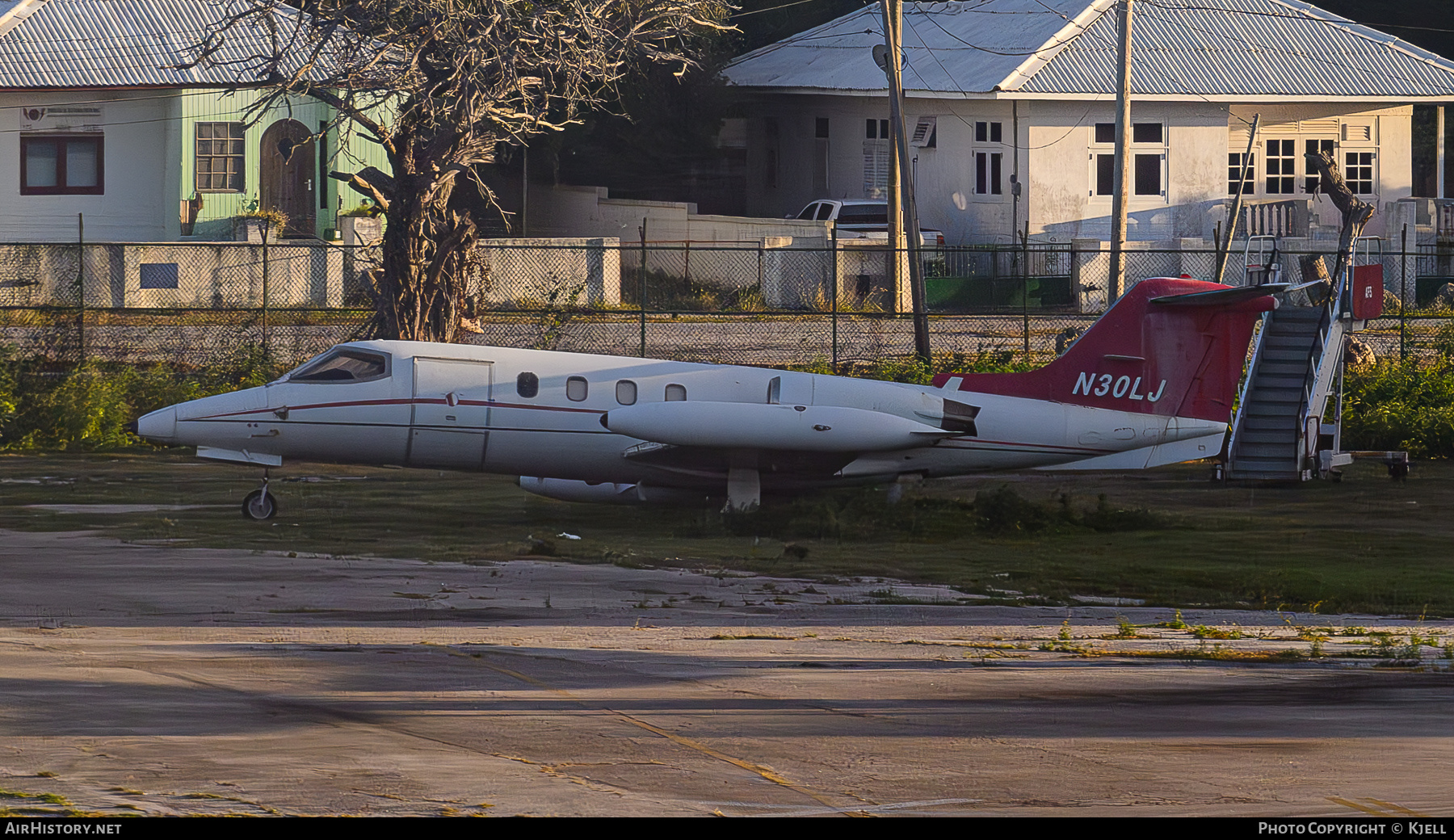 Aircraft Photo of N30LJ | Gates Learjet 25D | AirHistory.net #828911