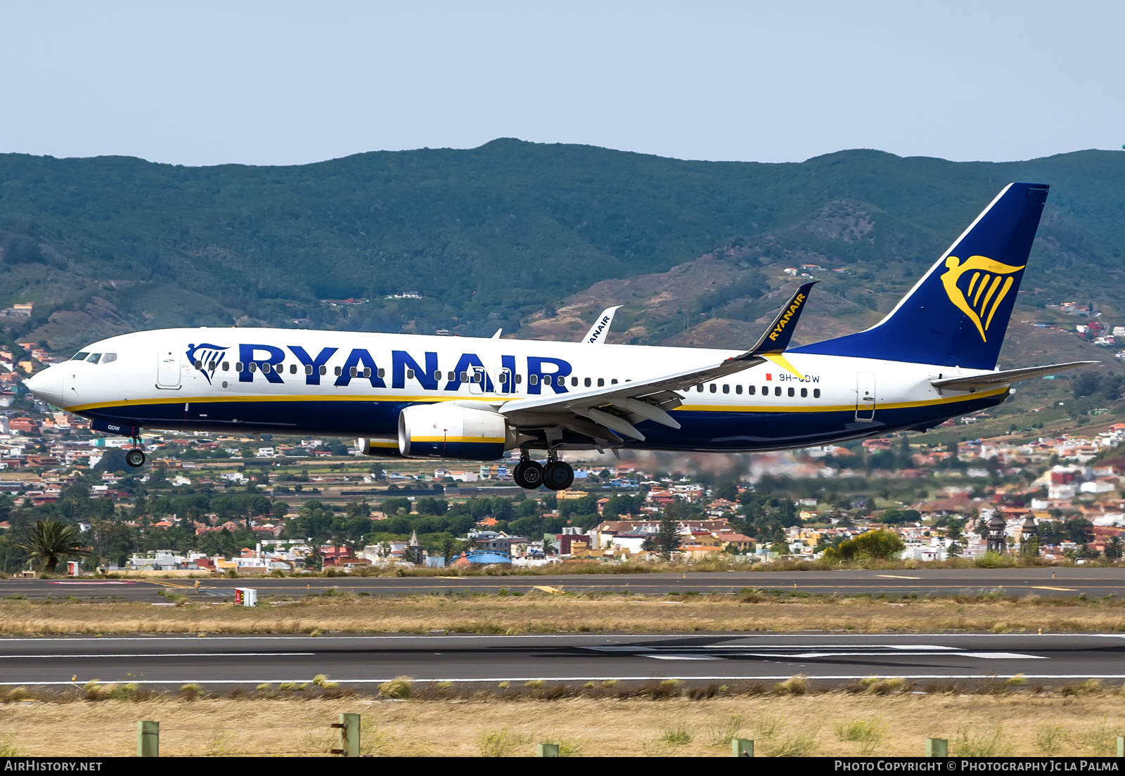 Aircraft Photo of 9H-QDW | Boeing 737-800 | Ryanair | AirHistory.net #828940