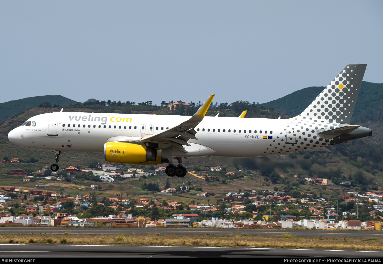 Aircraft Photo of EC-MVE | Airbus A320-232 | Vueling Airlines | AirHistory.net #828969