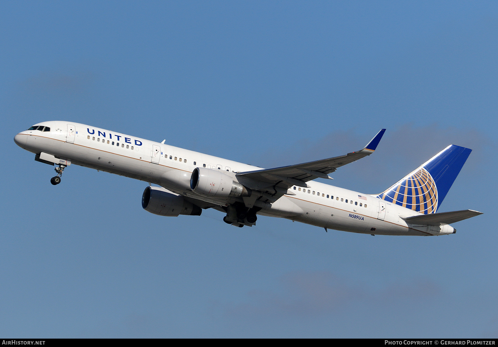 Aircraft Photo of N589UA | Boeing 757-222 | United Airlines | AirHistory.net #829028