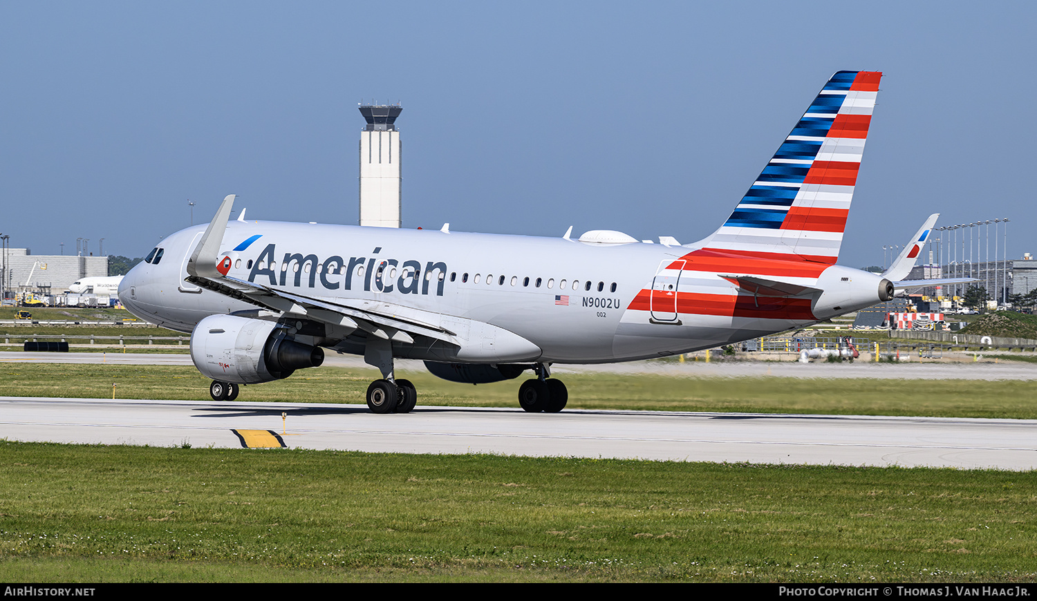 Aircraft Photo of N9002U | Airbus A319-115 | American Airlines | AirHistory.net #829042