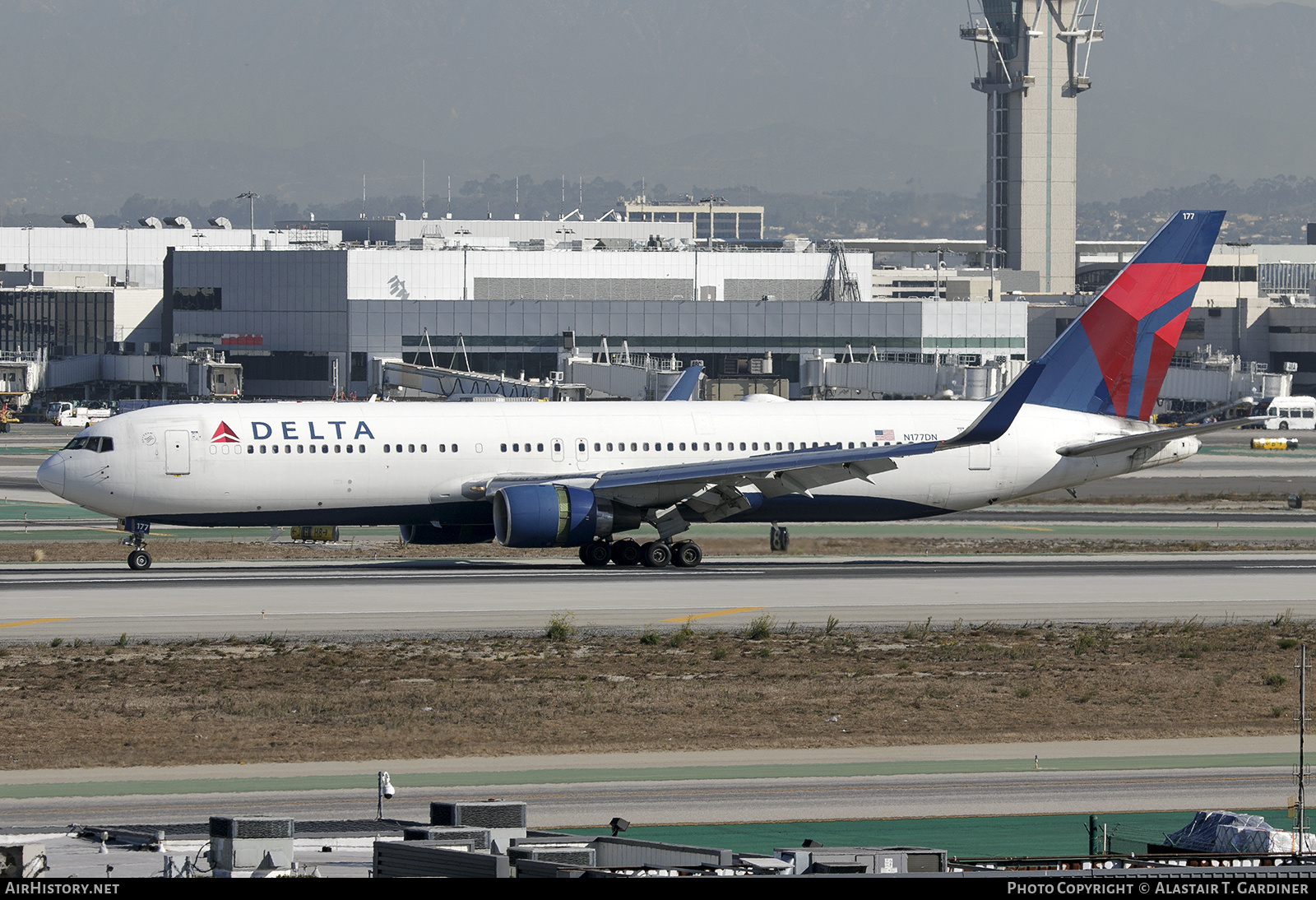 Aircraft Photo of N177DN | Boeing 767-332/ER | Delta Air Lines | AirHistory.net #829058