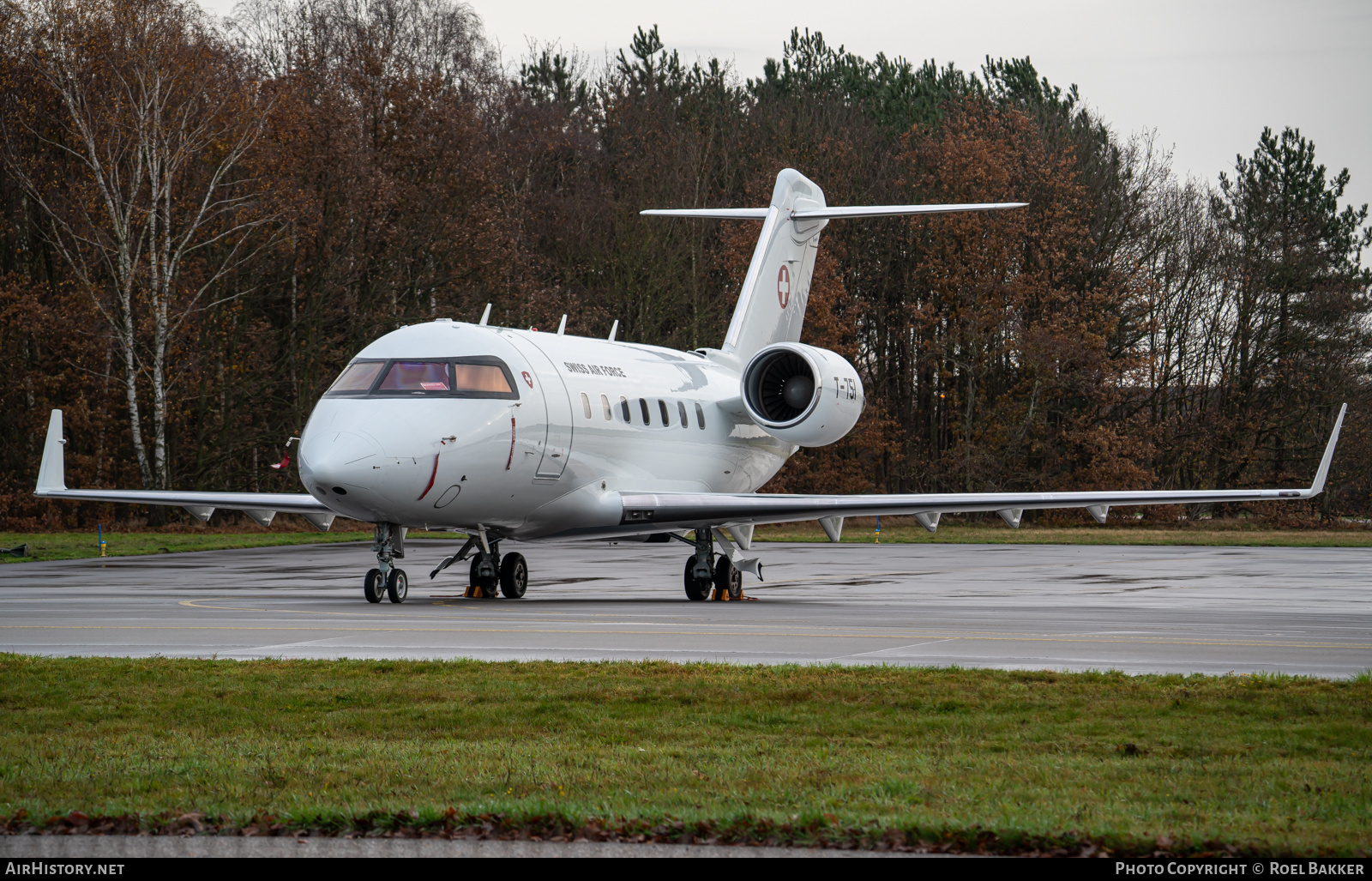 Aircraft Photo of T-751 | Bombardier Challenger 604 (CL-600-2B16) | Switzerland - Air Force | AirHistory.net #829086