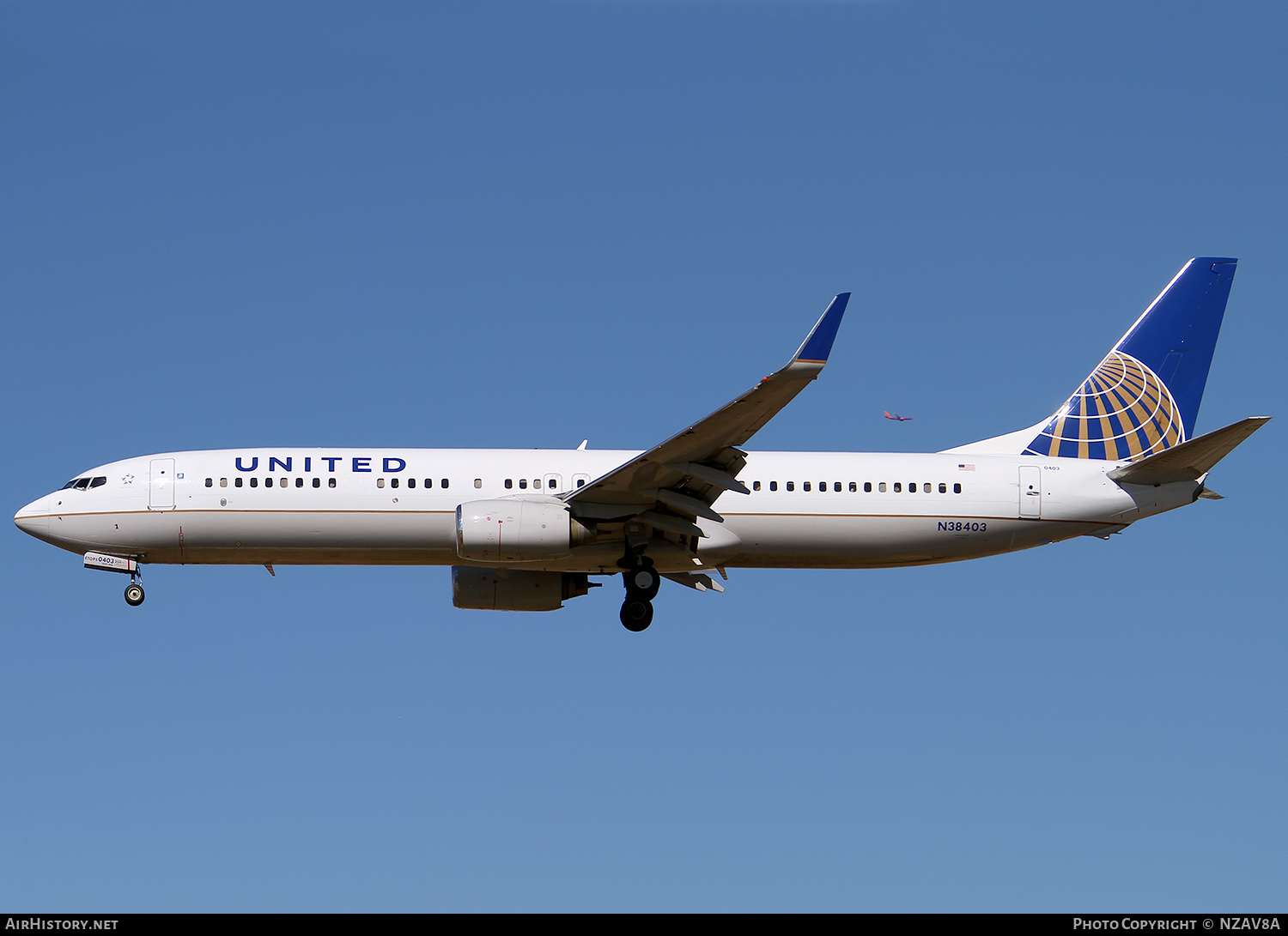Aircraft Photo of N38403 | Boeing 737-924 | United Airlines | AirHistory.net #829128