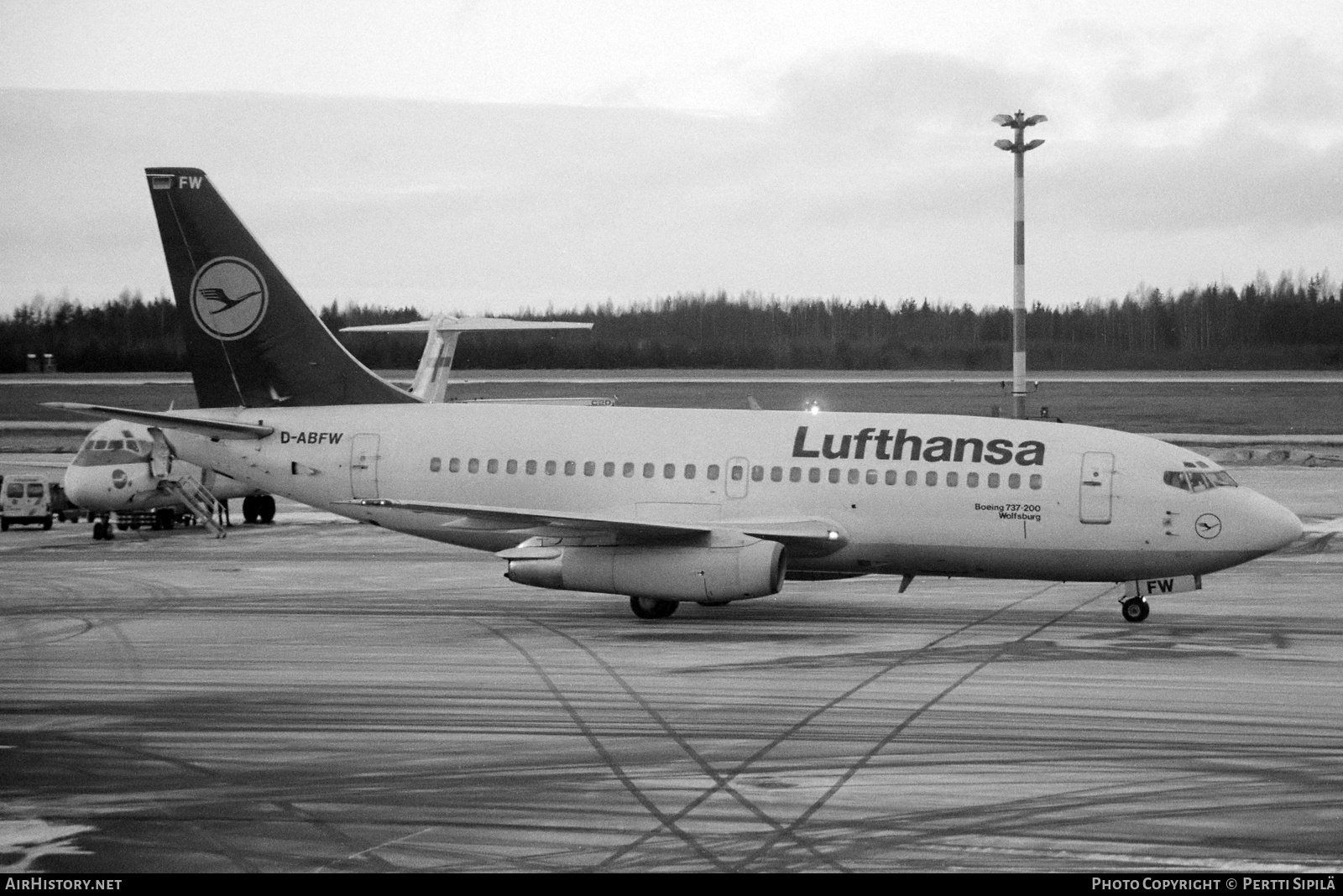 Aircraft Photo of D-ABFW | Boeing 737-230/Adv | Lufthansa | AirHistory.net #829254