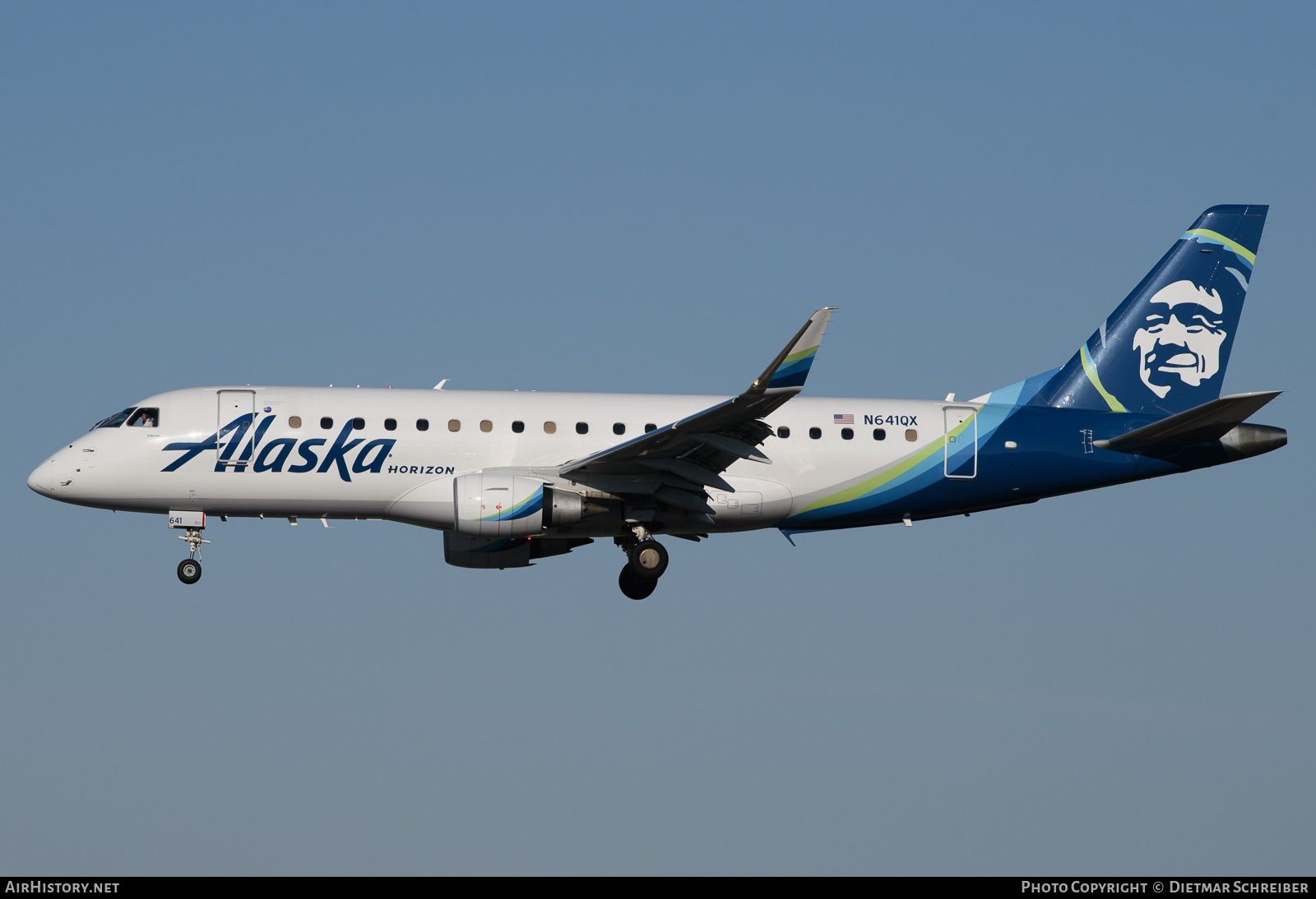 Aircraft Photo of N641QX | Embraer 175LR (ERJ-170-200LR) | Alaska Airlines | AirHistory.net #829277