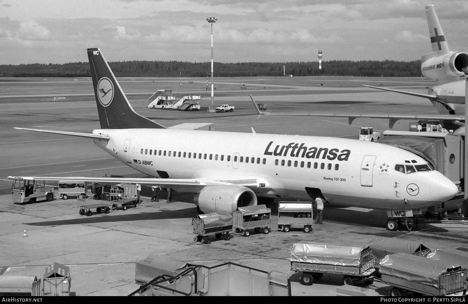 Aircraft Photo of D-ABWC | Boeing 737-330(QC) | Lufthansa | AirHistory.net #829445