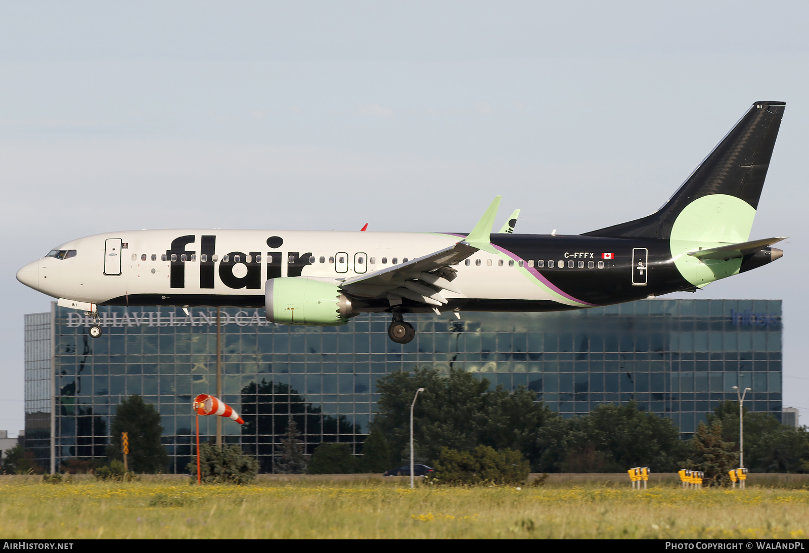Aircraft Photo of C-FFFX | Boeing 737-8 Max 8 | Flair Airlines | AirHistory.net #829473