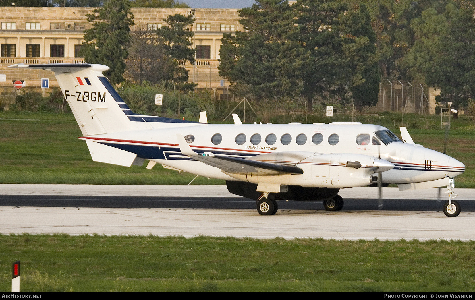 Aircraft Photo of F-ZBGM | Hawker Beechcraft 350 King Air (B300) | France - Customs | AirHistory.net #829518