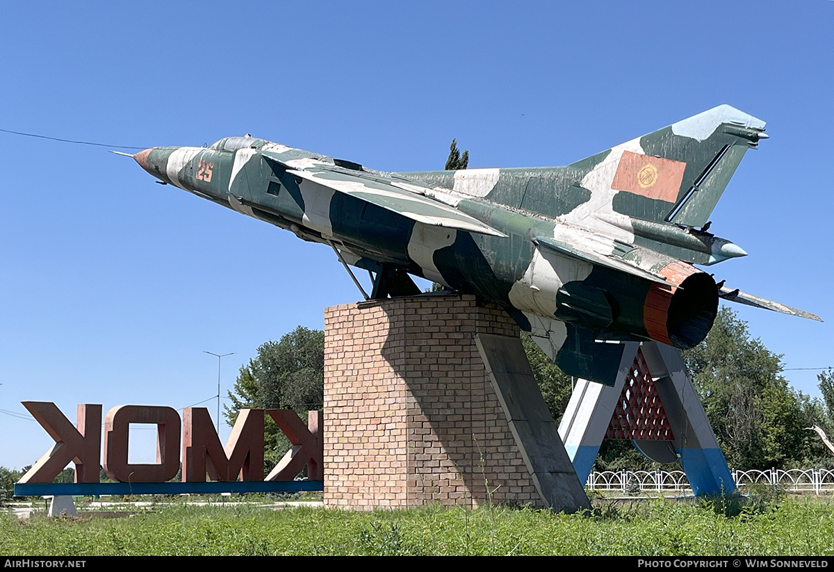 Aircraft Photo of 25 red | Mikoyan-Gurevich MiG-23S | Kyrgyzstan - Air Force | AirHistory.net #829672