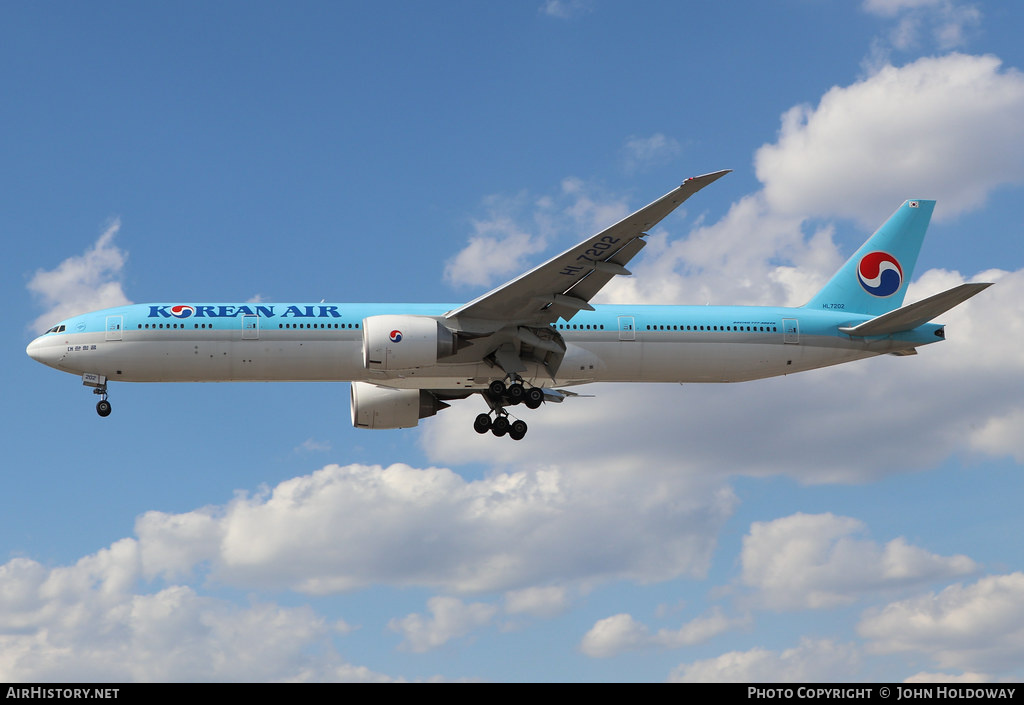 Aircraft Photo of HL7202 | Boeing 777-300/ER | Korean Air | AirHistory.net #829673