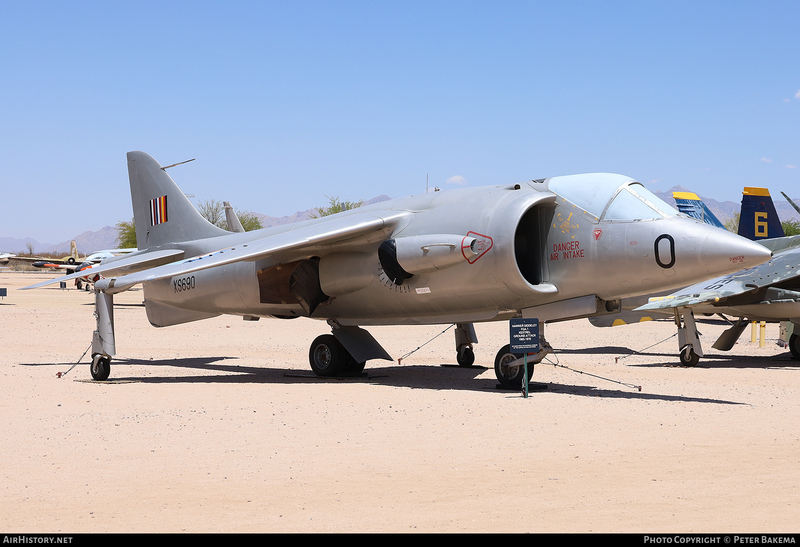 Aircraft Photo of XS690 | Hawker Siddeley Kestrel FGA1 | UK - Air Force | AirHistory.net #829732